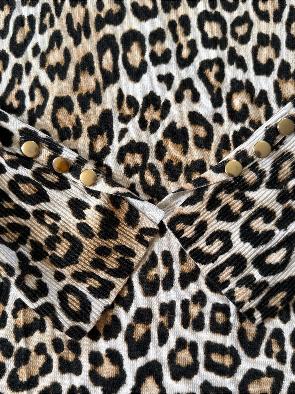 Chico’s Womens Sweater Top Size Large Black Brown Animal Leopard Long Sleeves - Picture 5 of 9